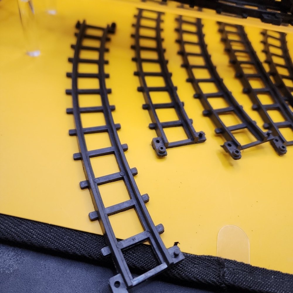 Vintage 60s HO Scale Marx NYC Northern Pacific Fast Freight Train Cars & Tracks - Picture 5 of 5